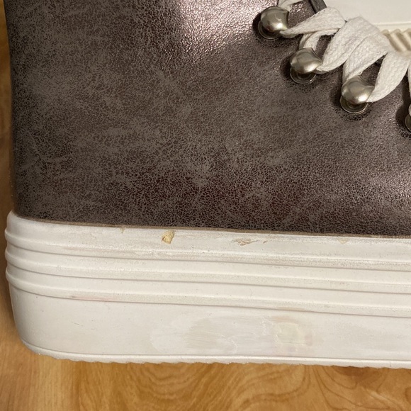 Cute to the Core Metallic Platform Boots - Picture 6 of 7